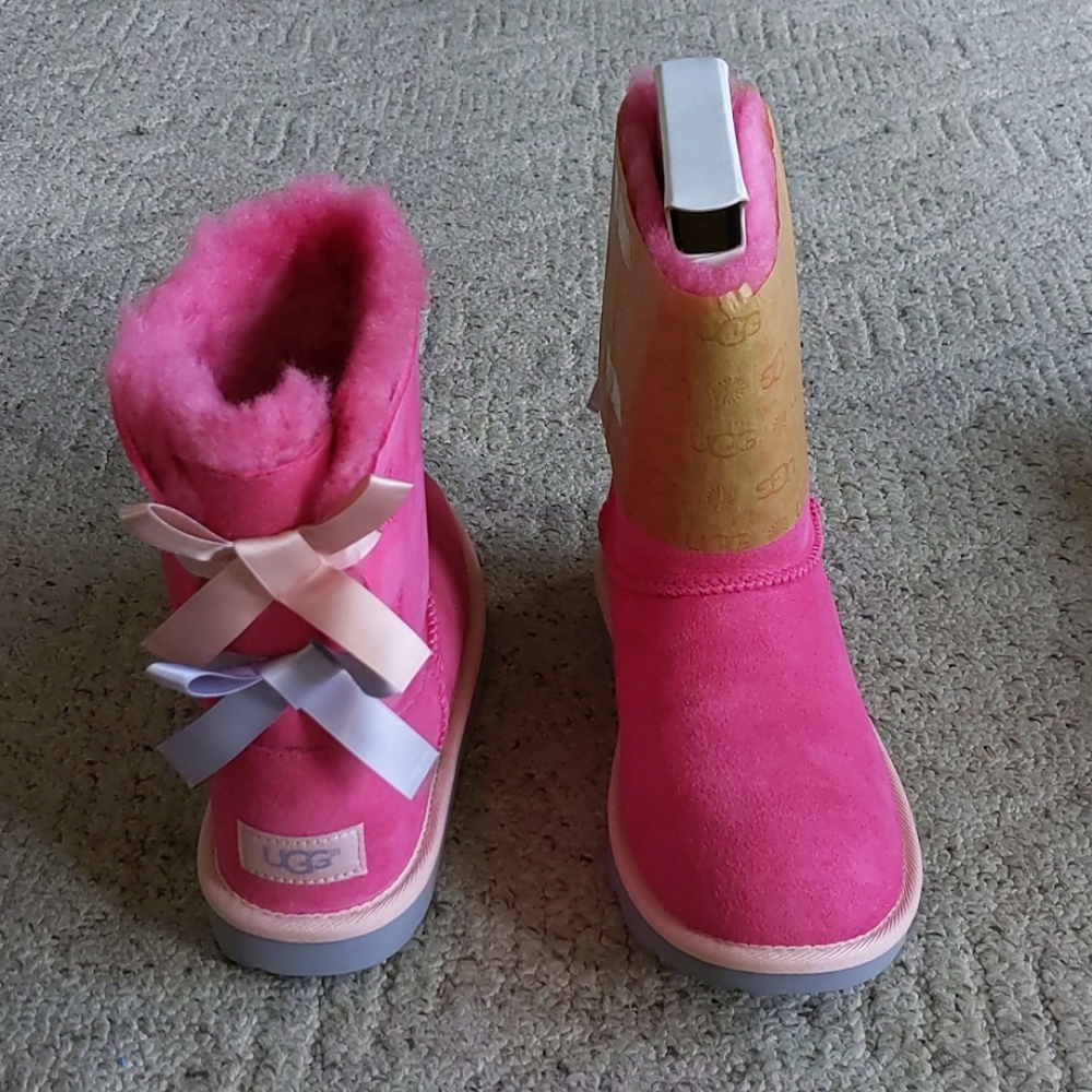 Pink/ purple uggs